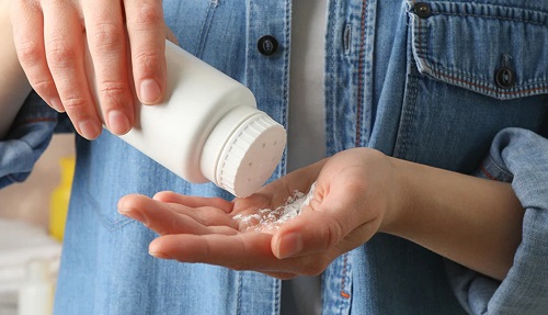 How to Apply Baby Powder for a Sweat-Free Day